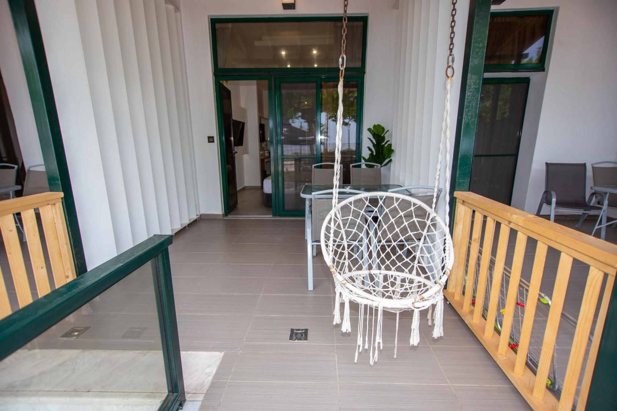 Sophia Seaview Suites & Restaurant Vrasná المظهر الخارجي الصورة
