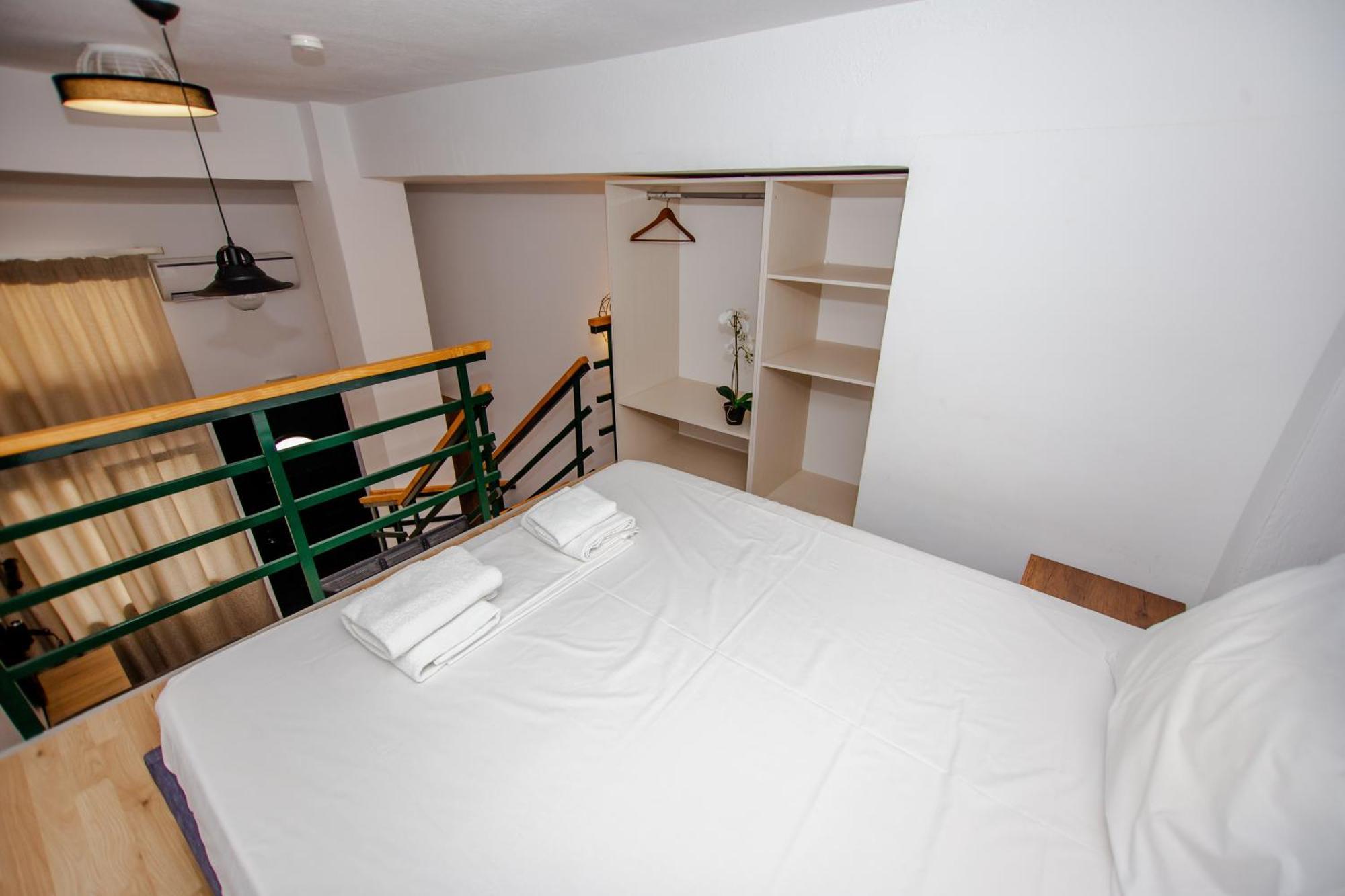Sophia Seaview Suites & Restaurant Vrasná المظهر الخارجي الصورة