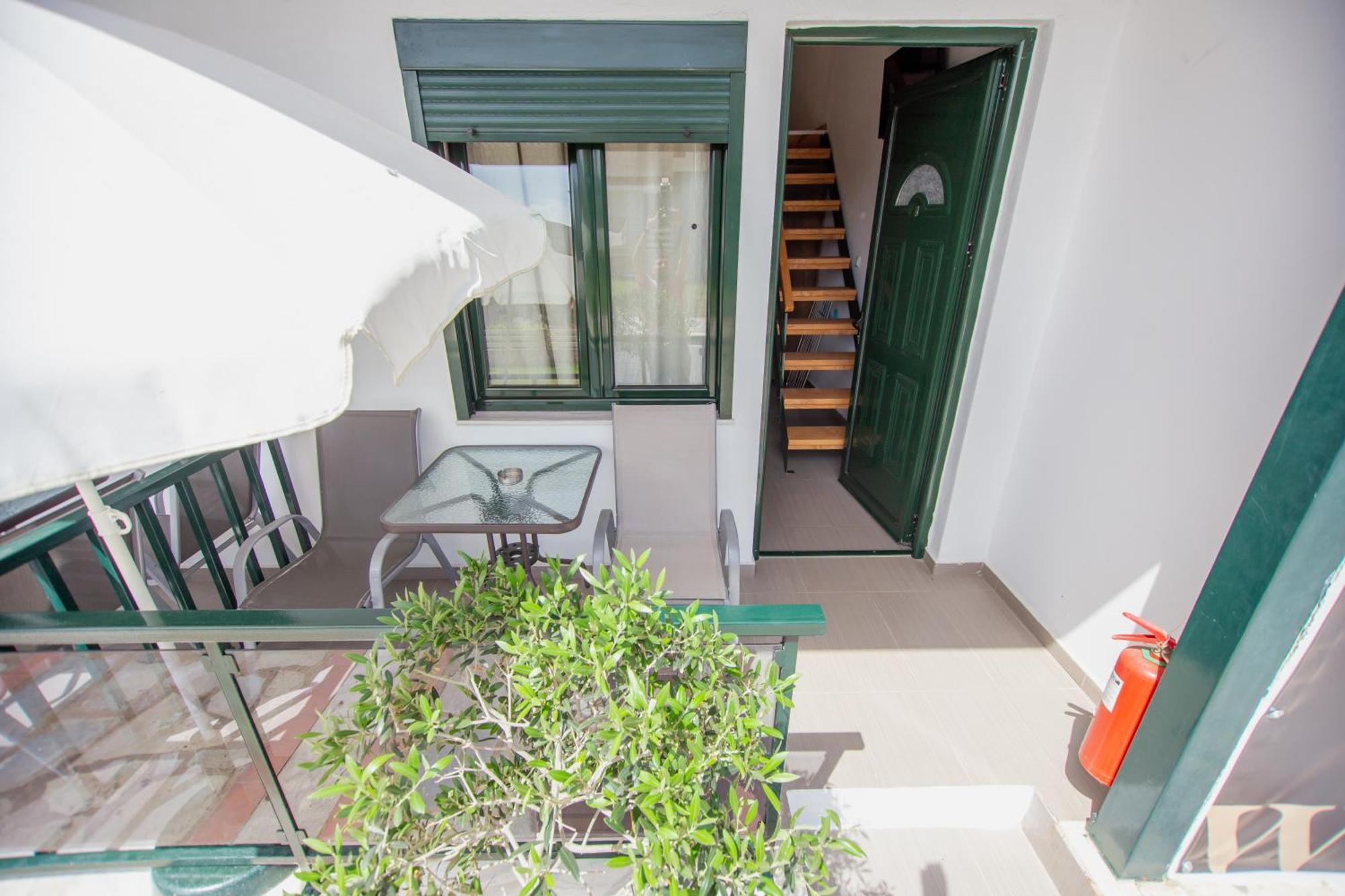 Sophia Seaview Suites & Restaurant Vrasná المظهر الخارجي الصورة
